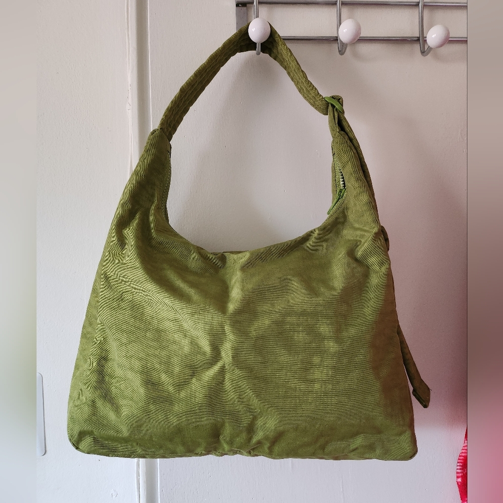 BAGGU Large Shoulder Bag In Green